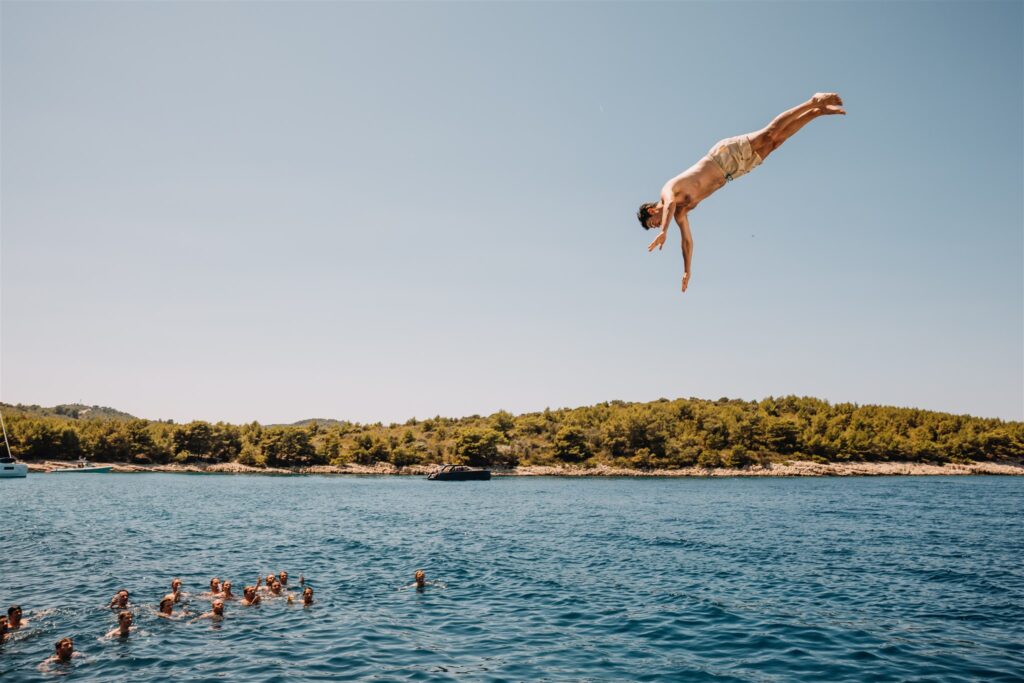 Island hopping with private boats during Maslina Resort wedding weekend