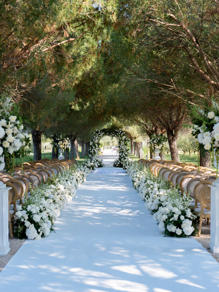 A timeless wedding ceremony at Meneghetti Wine Hotel